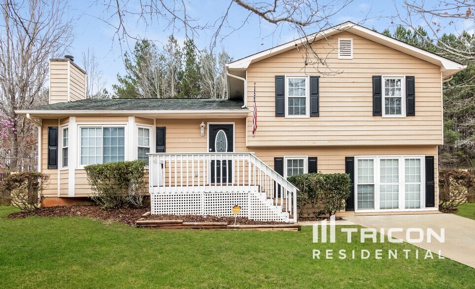 Primary Photo - 175 Freestone Dr