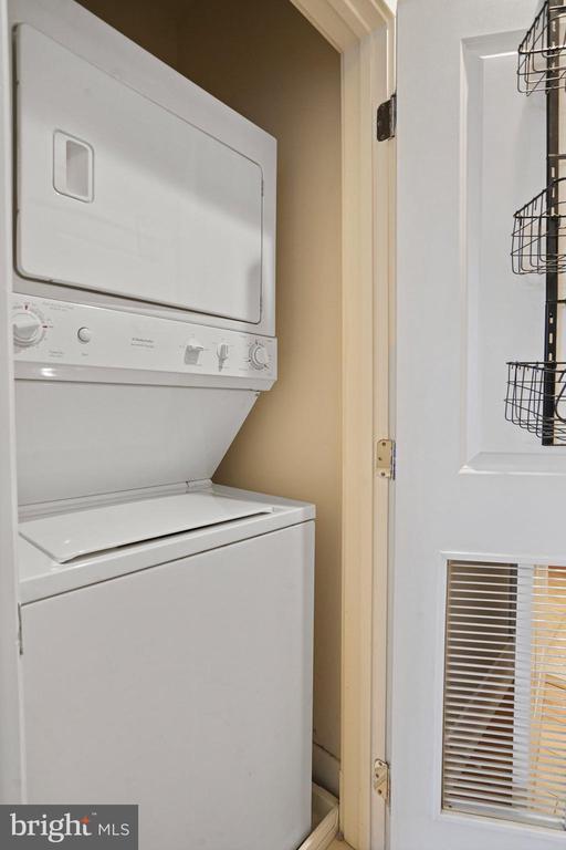 Building Photo - 1800 Wilson Blvd