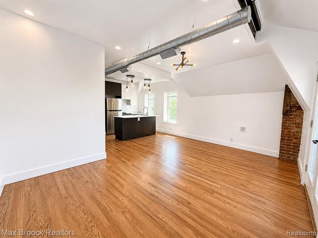 Building Photo - 3143 Trumbull