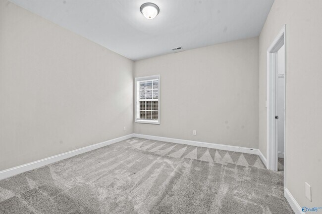 Building Photo - 104 Erskin Parcus Dr
