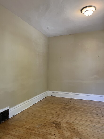 Building Photo - 2139 S Aldrich St