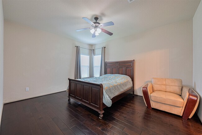 Building Photo - 1810 Emerson Ridge Dr