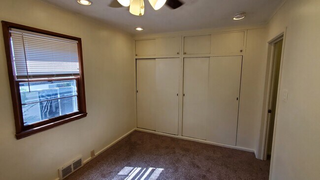 Building Photo - 1127 S Allen St