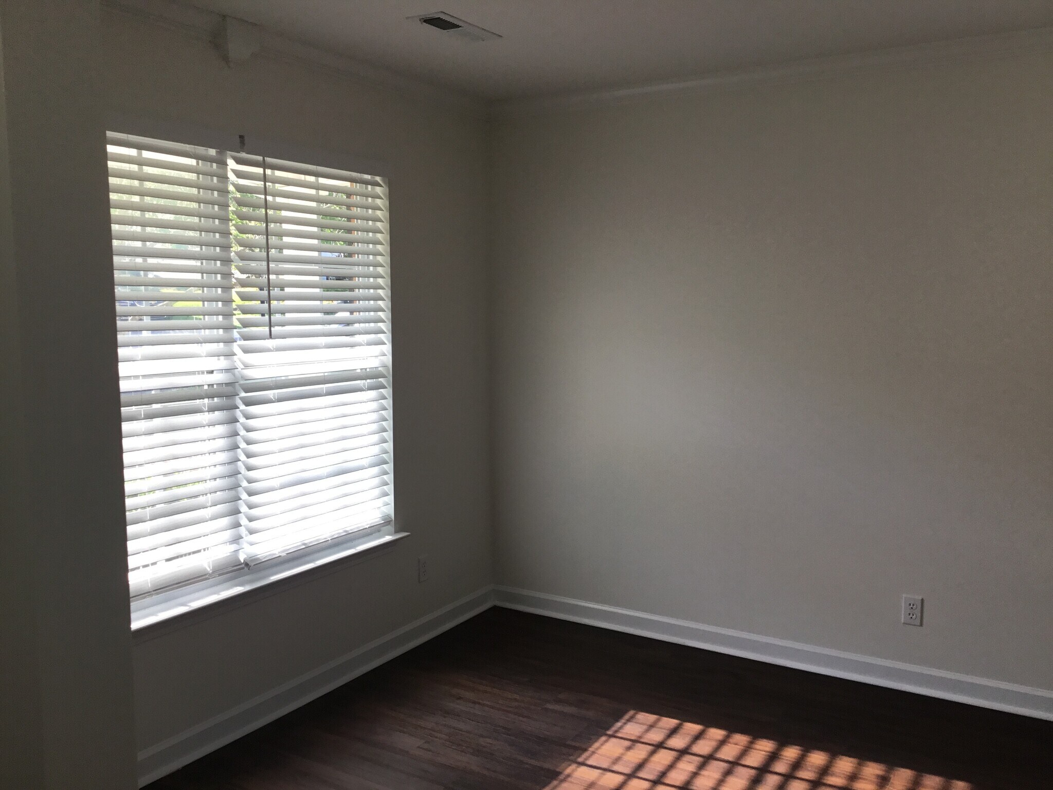 Building Photo - 917 Peachtree Meadows Cir