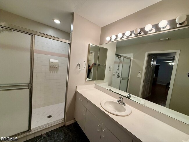 Building Photo - 1713 SW 10th Pl
