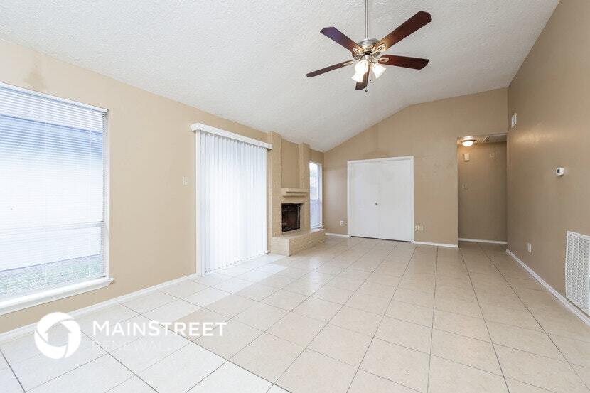 Building Photo - 11110 Grassyglen Dr