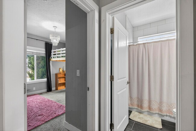 Building Photo - 2110 S Herron Dr