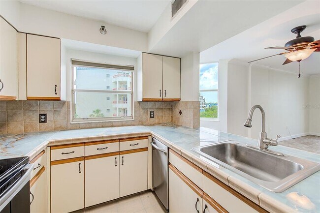 Building Photo - 2333 Feather Sound Dr