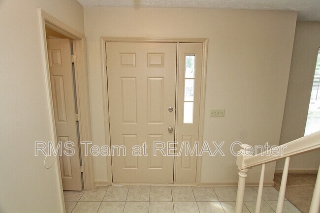 Building Photo - 1381 Omie Way