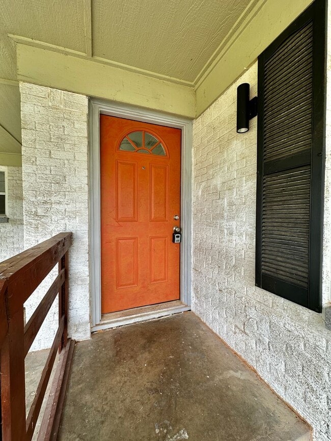 Building Photo - Wascher  Duplex