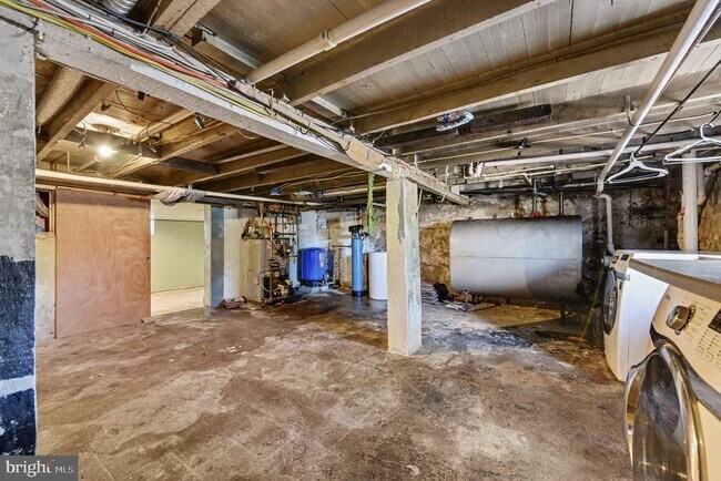 Building Photo - 939 Gravel Pike