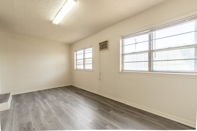 Building Photo - 8022 US-271