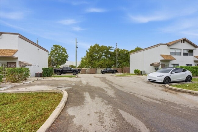 Building Photo - 3003 NW 5th Terrace