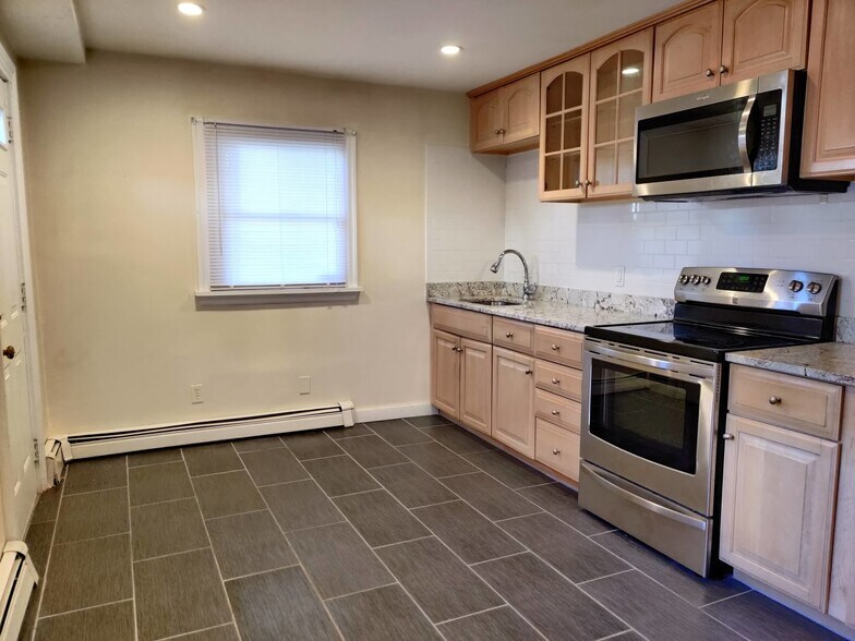 Building Photo - 175 Concord Ave