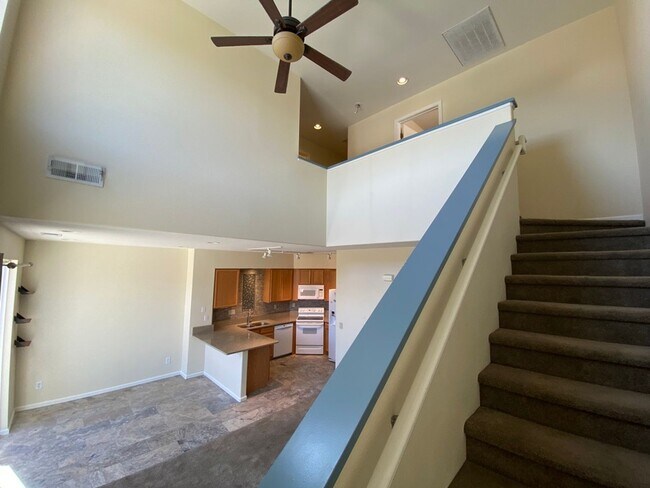 Building Photo - North Valley - 3 Bed 2 Bath - Near Water P...