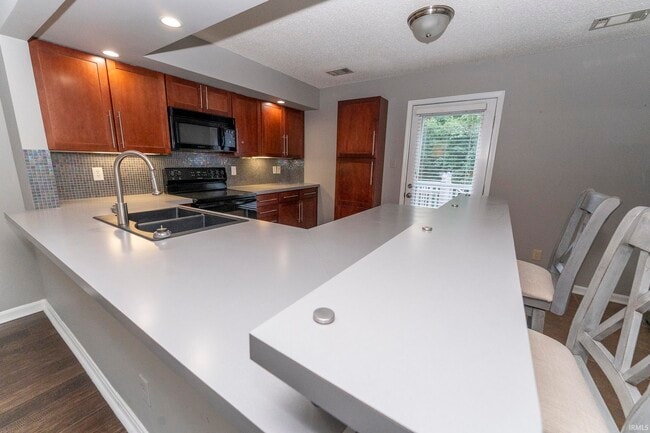 Building Photo - 107 Olde Newburgh Dr