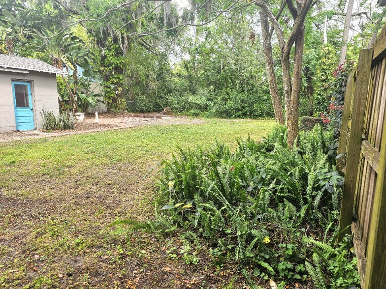 Building Photo - 1730 Ridgewood Ave