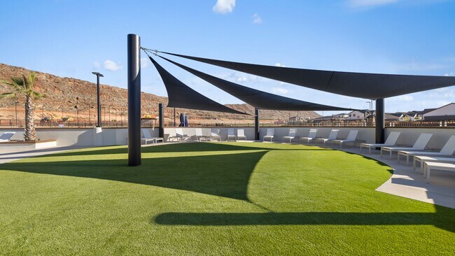 Building Photo - Room for Everything! 5 Bedroom Plus Den Home in Long Valley