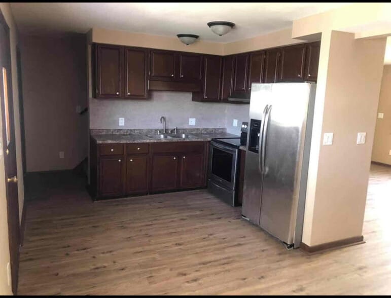 Building Photo - 1521 S 33rd St