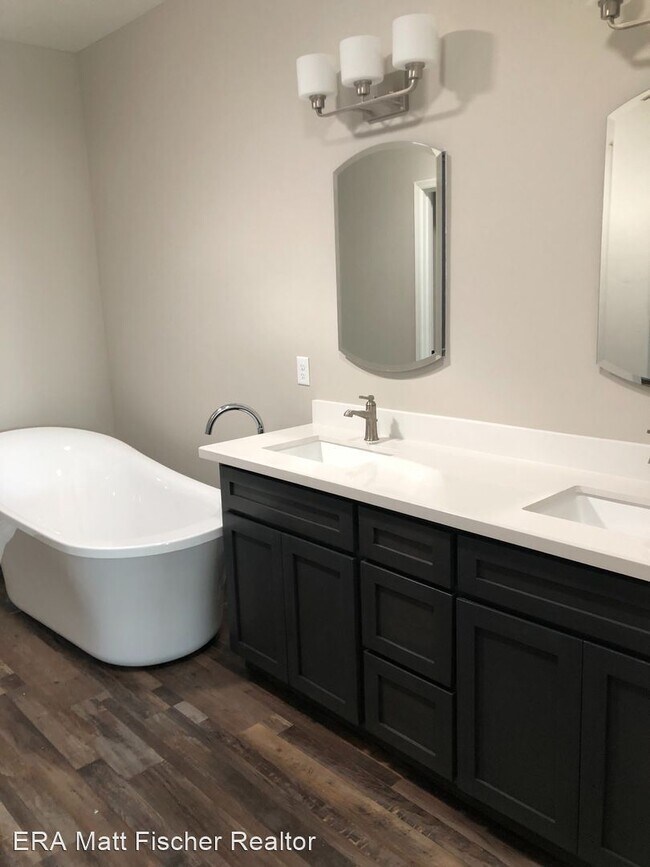 Building Photo - 3 br, 2 bath House - 336 E Orchid St