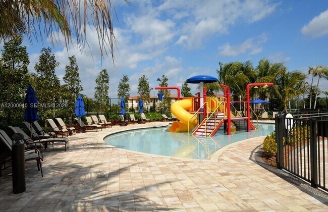 Building Photo - 8630 Lakeside Bnd