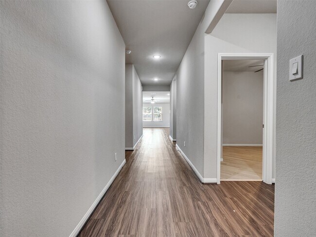 Building Photo - 6096 Pearland Pl