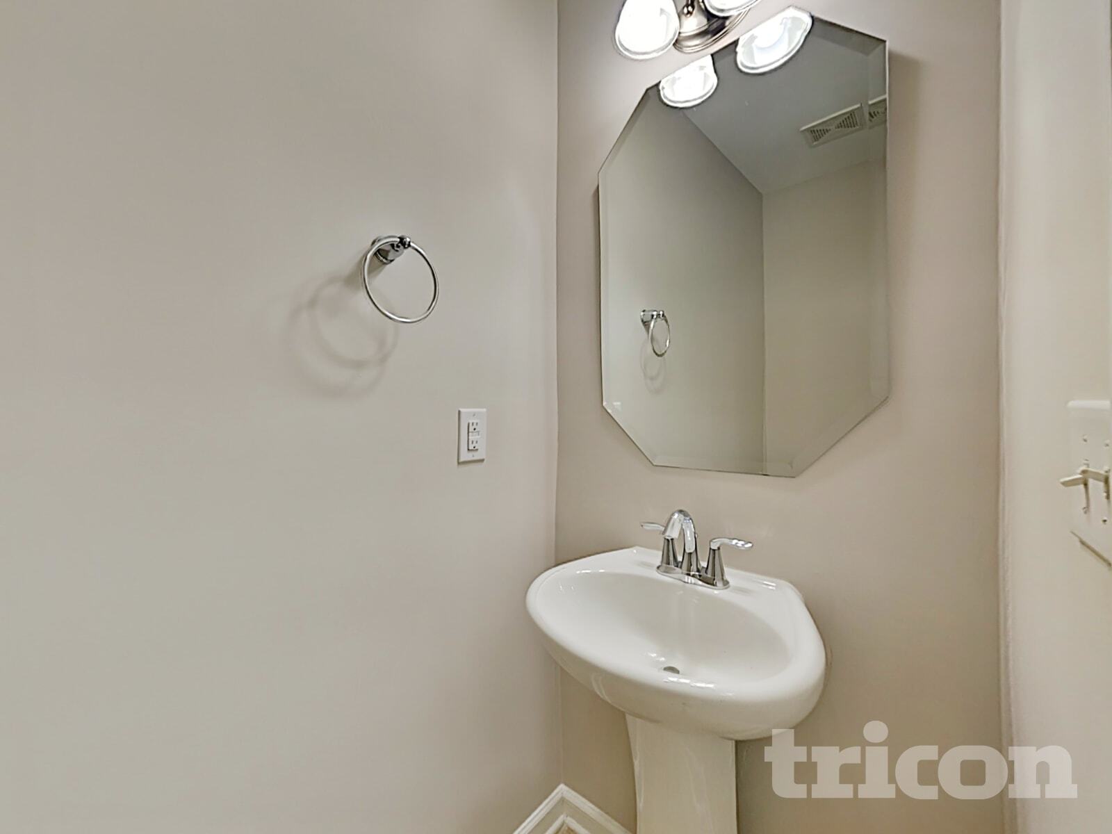 Building Photo - 8187 Thornton St