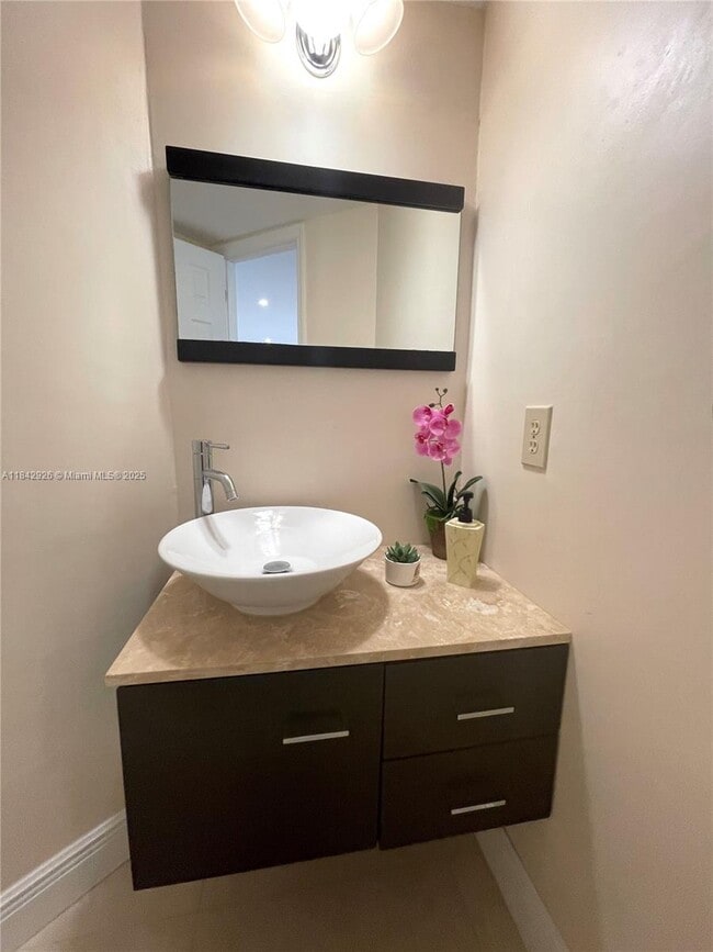 Building Photo - 10290 SW 139th Ct