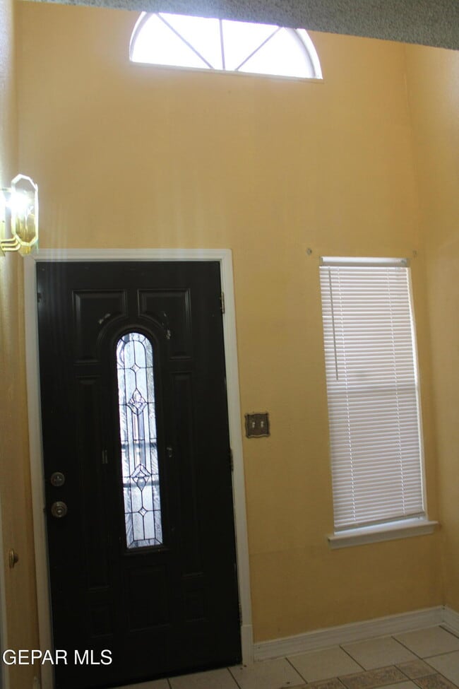 Building Photo - 11724 Jennifer Dr