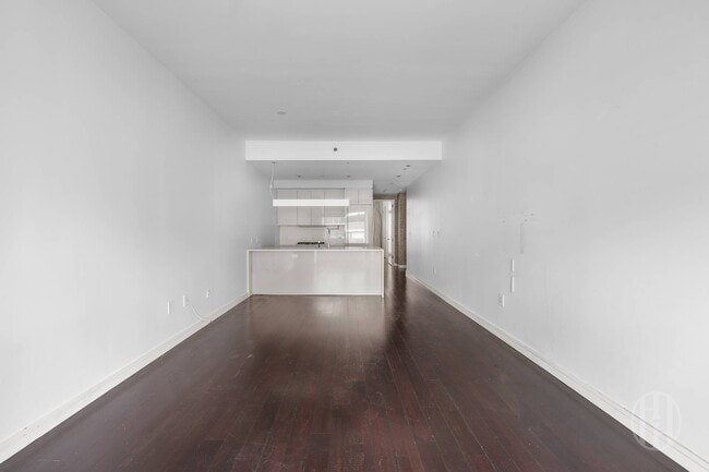 Building Photo - 300 E 23rd St