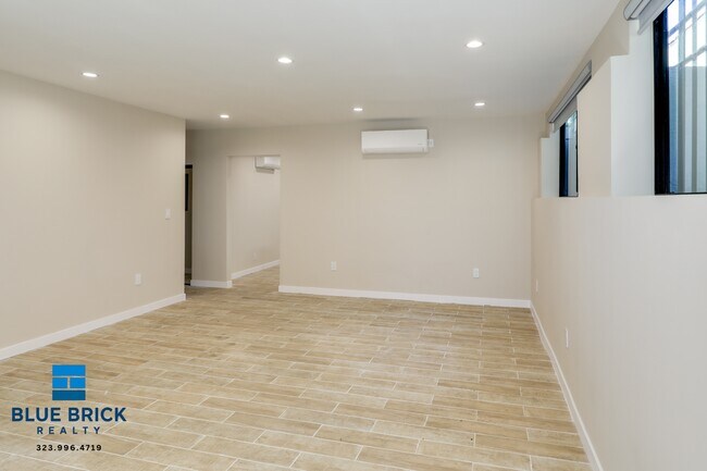Building Photo - 1035 Hayworth Ave