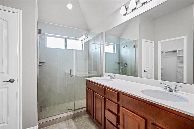 Building Photo - 1909 Goldilocks Ln