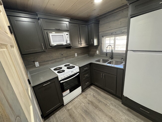 Building Photo - "Charming 1-Bedroom Retreat in Valley Head – Cozy 360 Sq. Ft. Tiny House!"