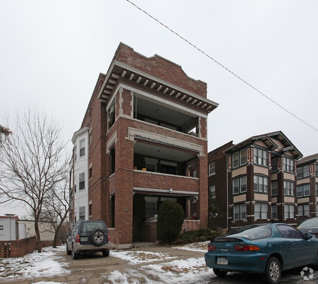 Primary Photo - 3525 Central St