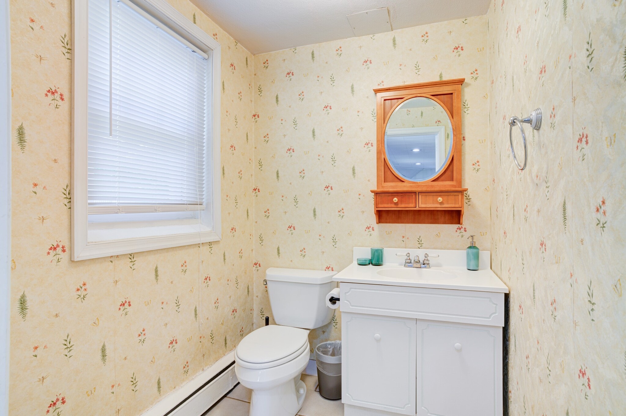 Building Photo - 7 Carol Ln