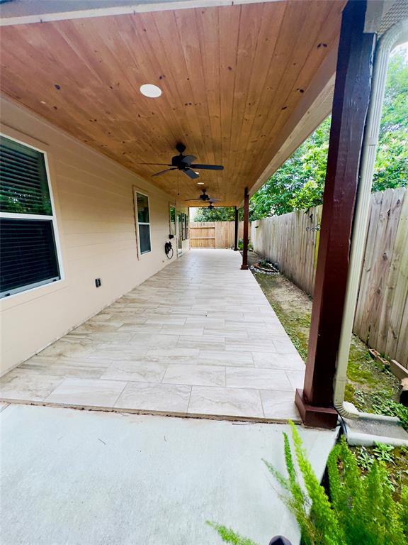 Building Photo - 24527 Lakecrest Creek Dr