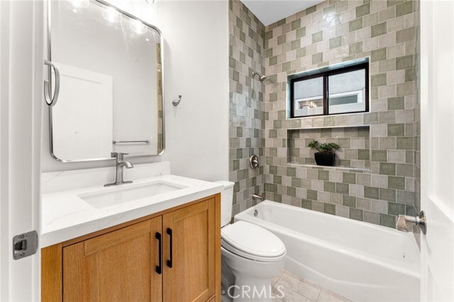 Building Photo - 2430 E 7th St