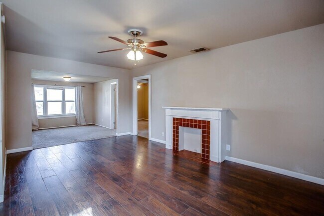 Building Photo - 2 Bedroom 1 bath in the Heart of Lubbock!