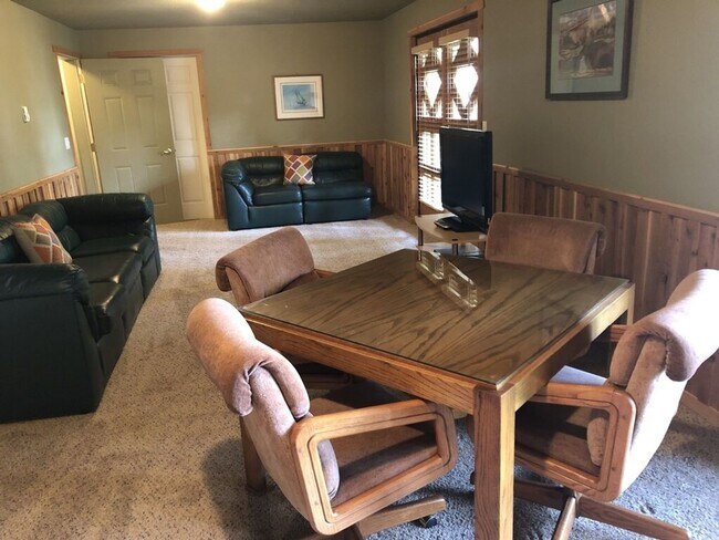 Building Photo - House on Finley Point Fully Furnished