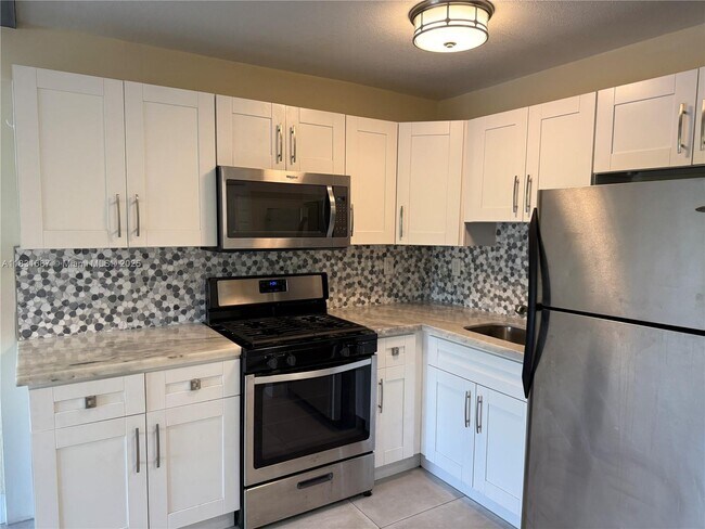 Building Photo - 14500 SW 88th Ave