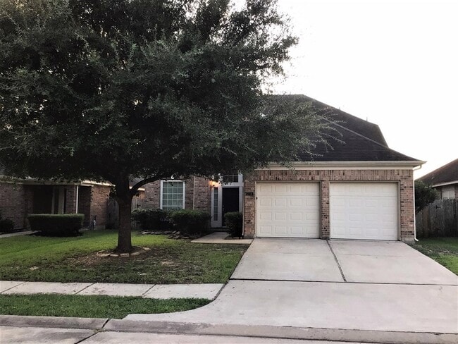 Primary Photo - 2718 Lakecrest Way Dr