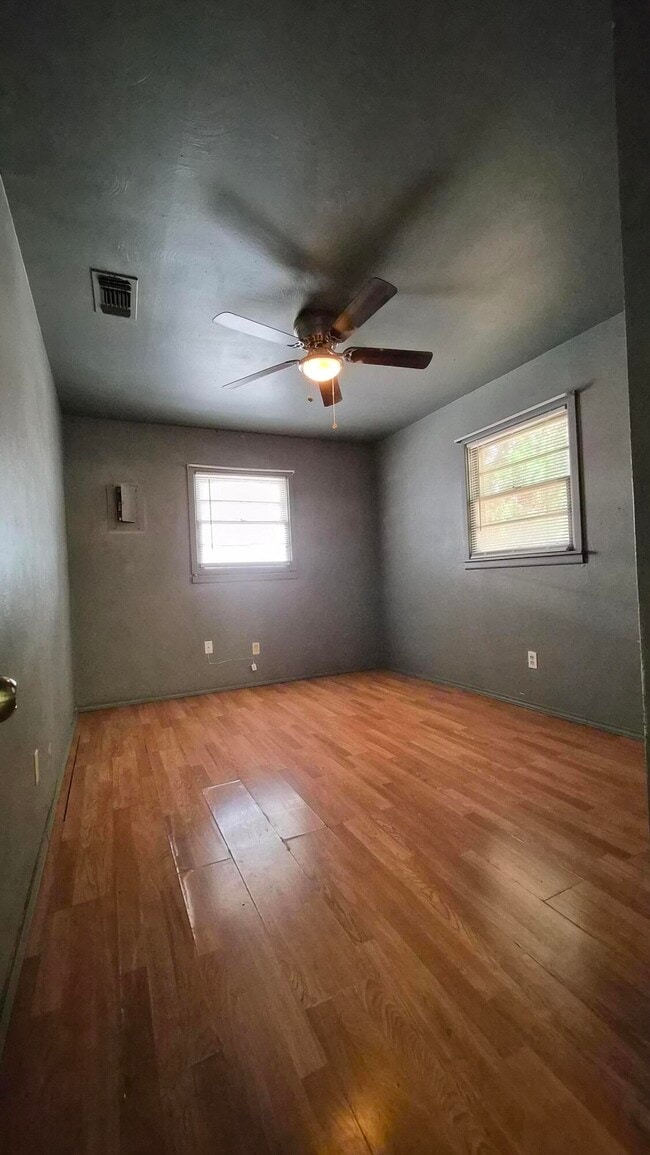 Building Photo - 6108 Avenue W