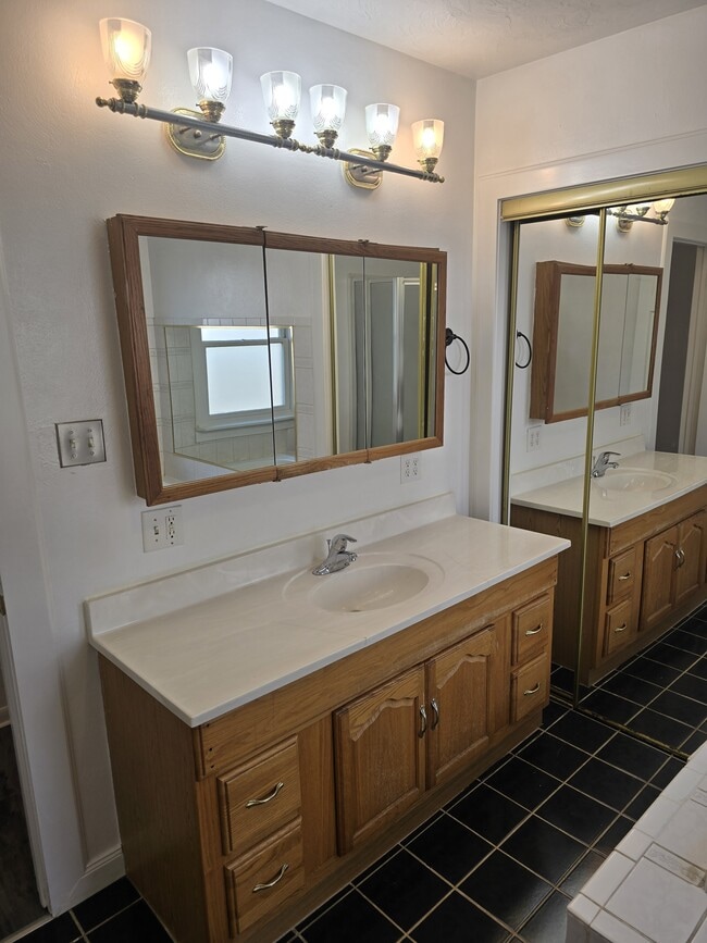 Building Photo - 3508 Forest Ter