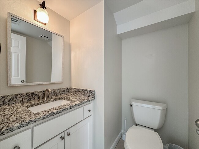 Building Photo - 5515 Strack Rd