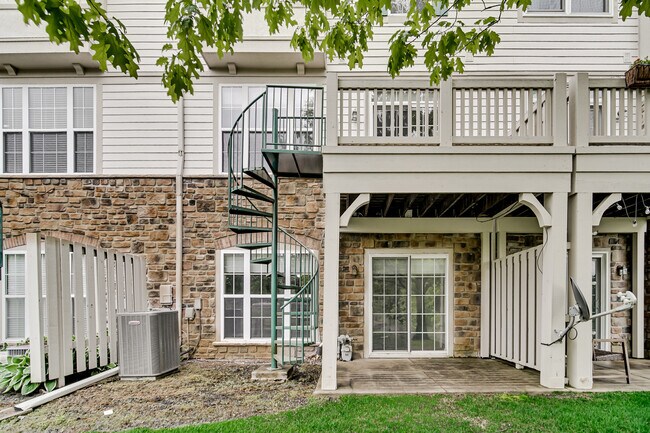 Building Photo - 439 Bay Tree Cir