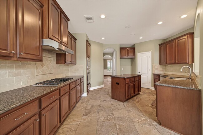 Building Photo - 28602 Hayden Park Dr
