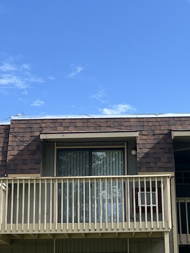Building Photo - 806 Stone Mountain Dr
