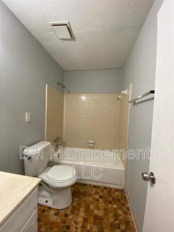 Building Photo - 8103 Creekstone Ct