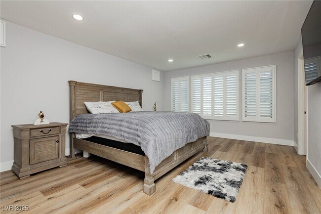 Building Photo - 8095 Carpenter Creek Ave