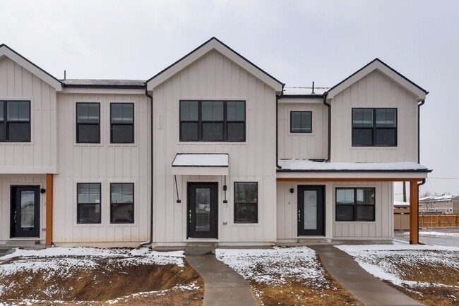 Primary Photo - 3 Bedroom Townhomes For Rent
